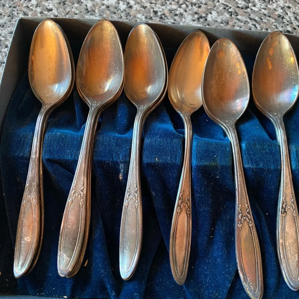 Vintage (12) silver teaspoons - Picture 4 of 7